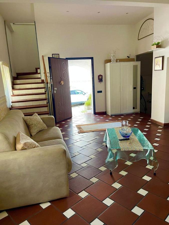 Appartamento Holiday House Il Castello Di Anna Vietri Esterno foto