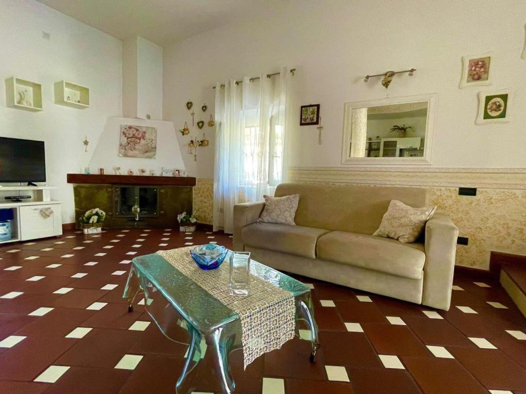 Appartamento Holiday House Il Castello Di Anna Vietri Esterno foto
