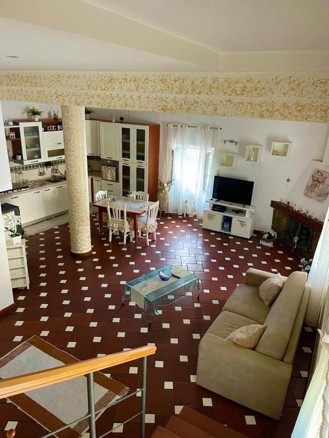 Appartamento Holiday House Il Castello Di Anna Vietri Esterno foto